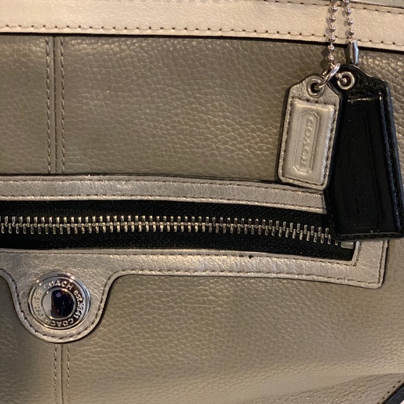 Authentic Coach purse with pocketbook closure. - Picture 4 of 6